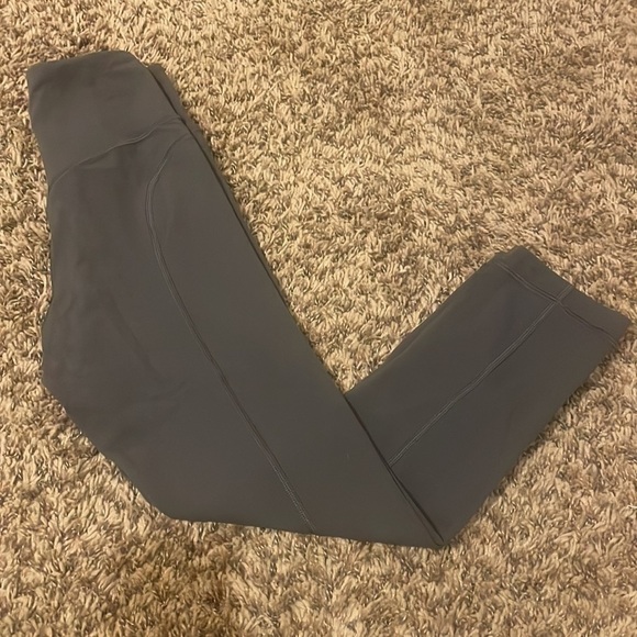 Lululemon Wunder Under Gray INSEAM 21” SZ 2 - Picture 2 of 5